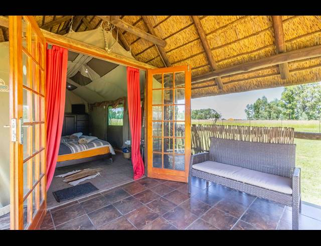 8 BEDROOM BED & BREAKFAST FOR SALE IN MOOILANDE